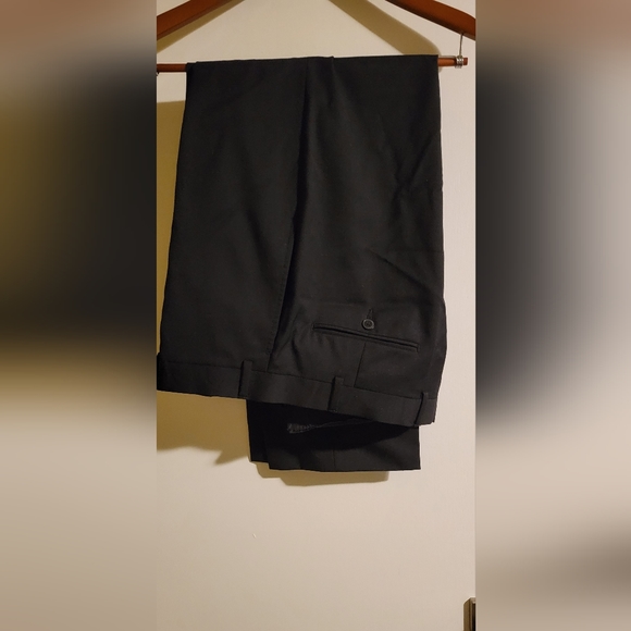 Suit - Picture 2 of 9